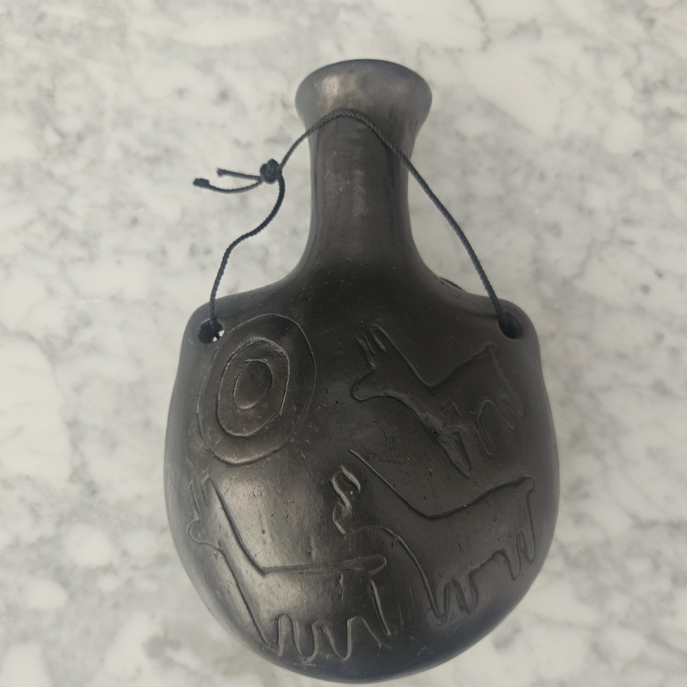 Ceramic Pre Columbian Blackwear wall pocket Vessel vase Chimu Huaco Replica